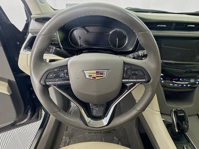 Used 2023 Cadillac XT6 Premium Luxury FWD image 12