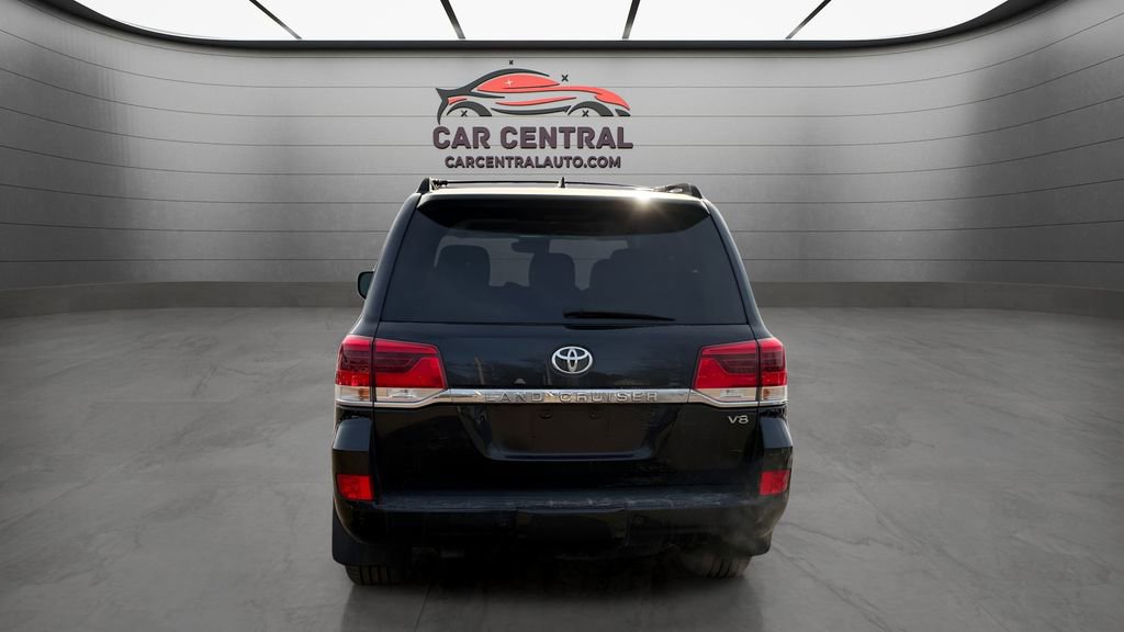 Used 2016 Toyota Land Cruiser w/ Four Season Floor Mat Package AWD/4WD image 4