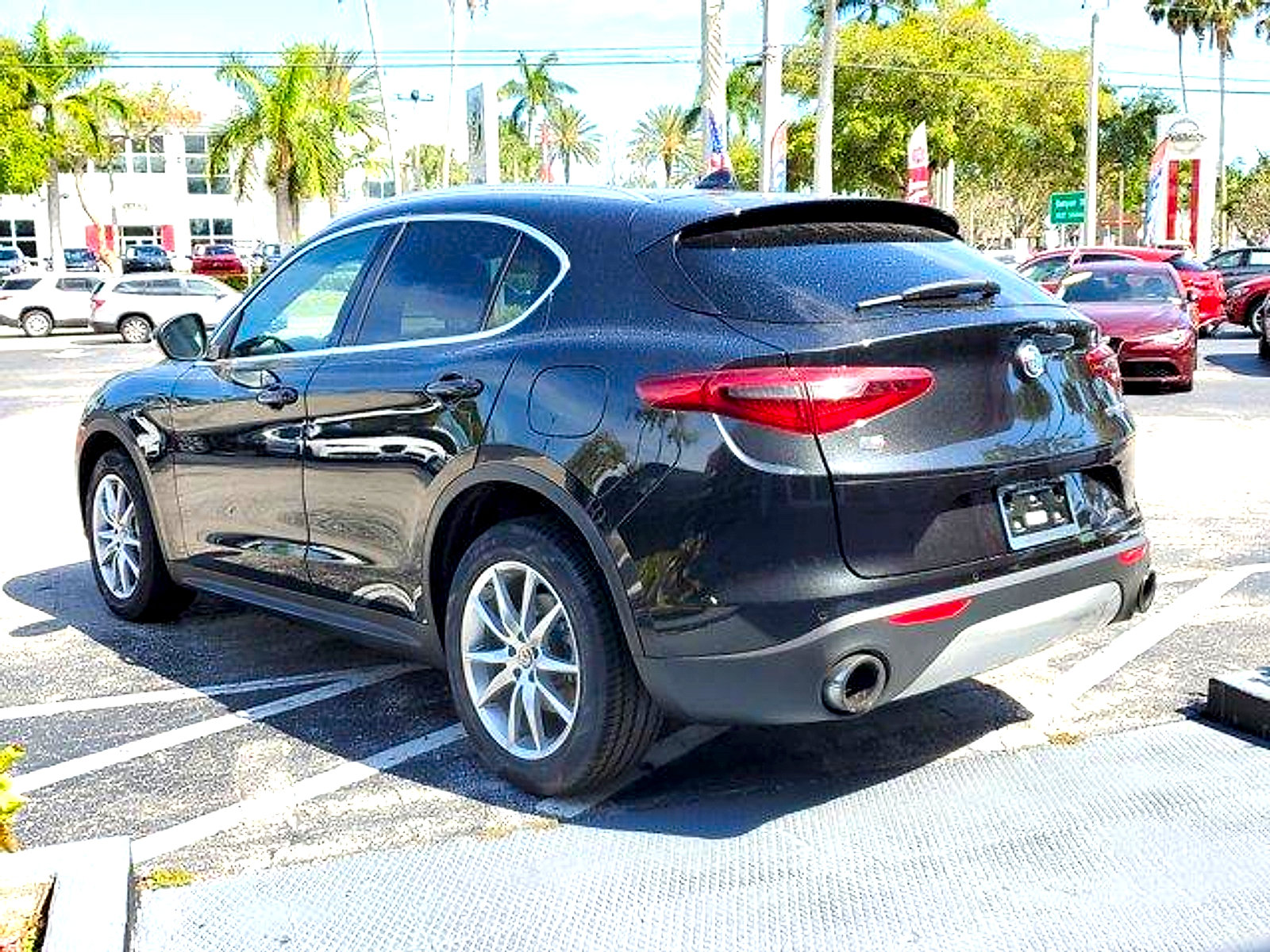 Used 2018 Alfa Romeo Stelvio Ti AWD/4WD image 5