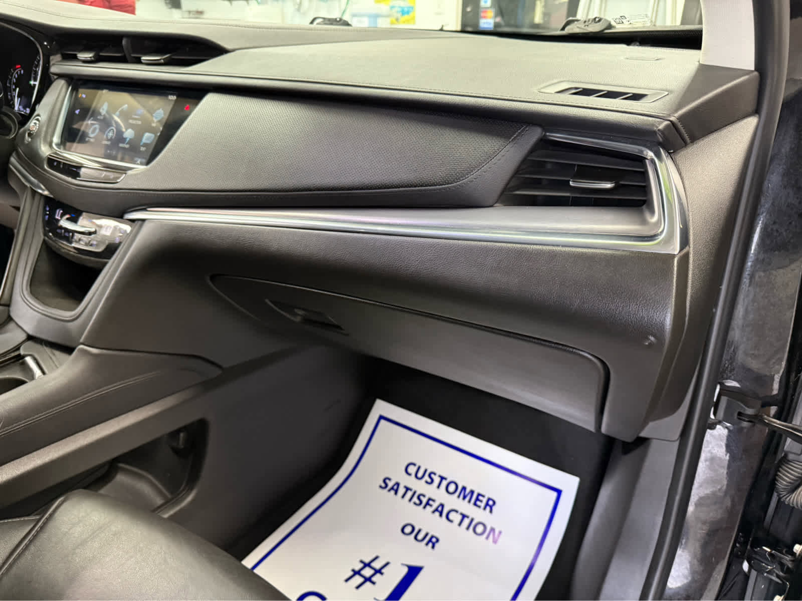 Used 2025 Cadillac XT6 Premium Luxury w/ Technology Package image 34