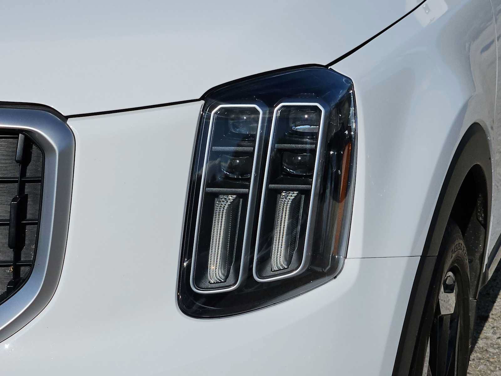 Certified 2025 Kia Telluride EX FWD image 11