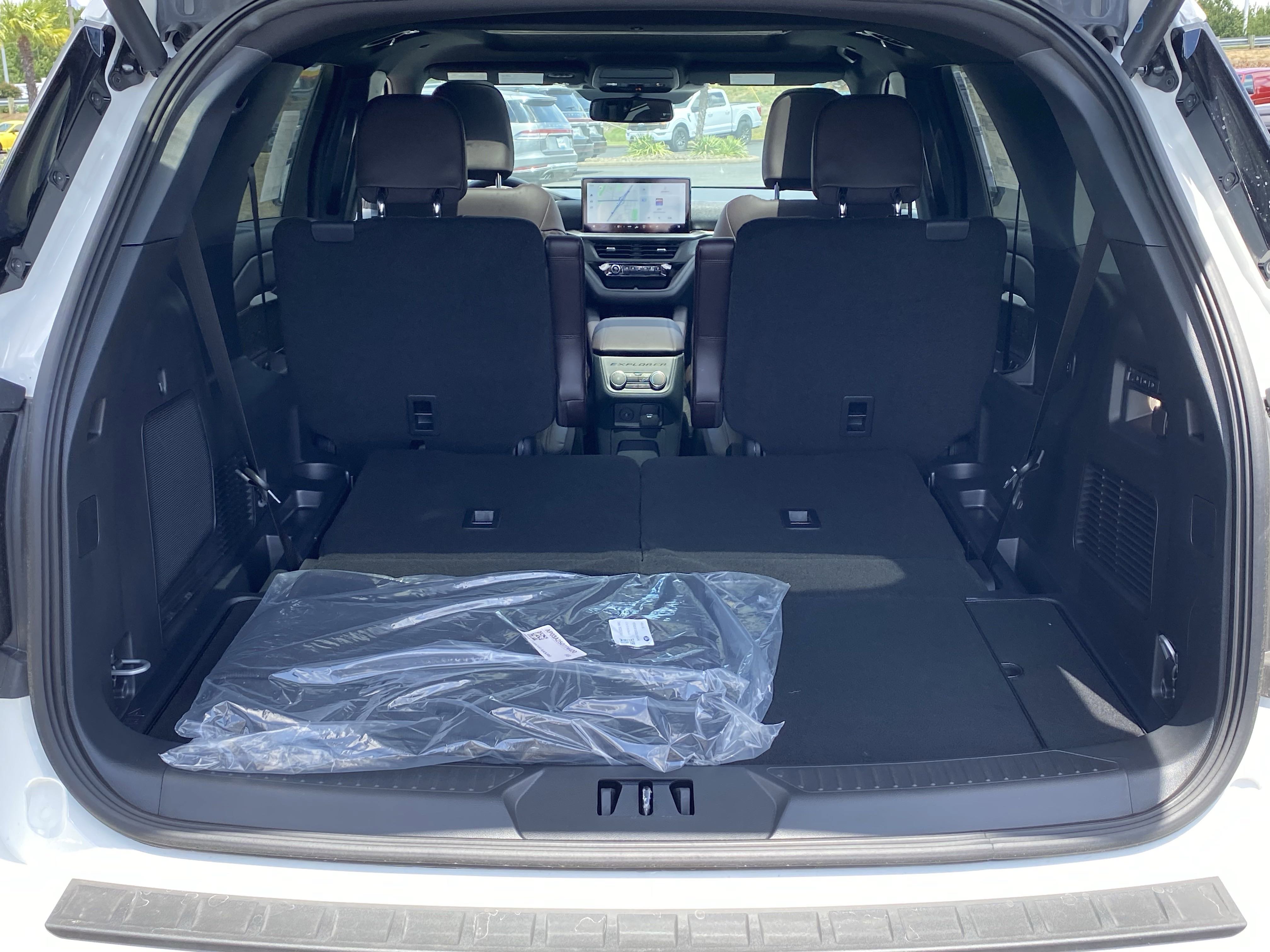 New 2025 Ford Explorer Platinum w/ LUX Leather Package image 5