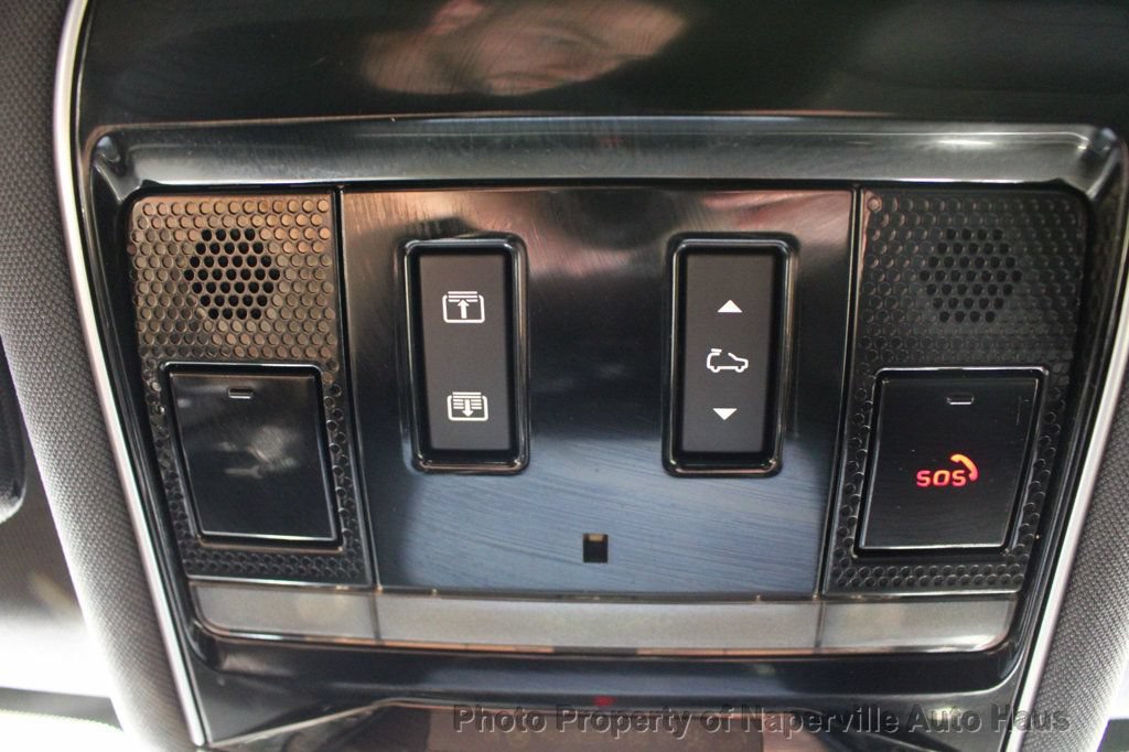 Used 2025 Land Rover Range Rover Sport SE AWD/4WD image 27