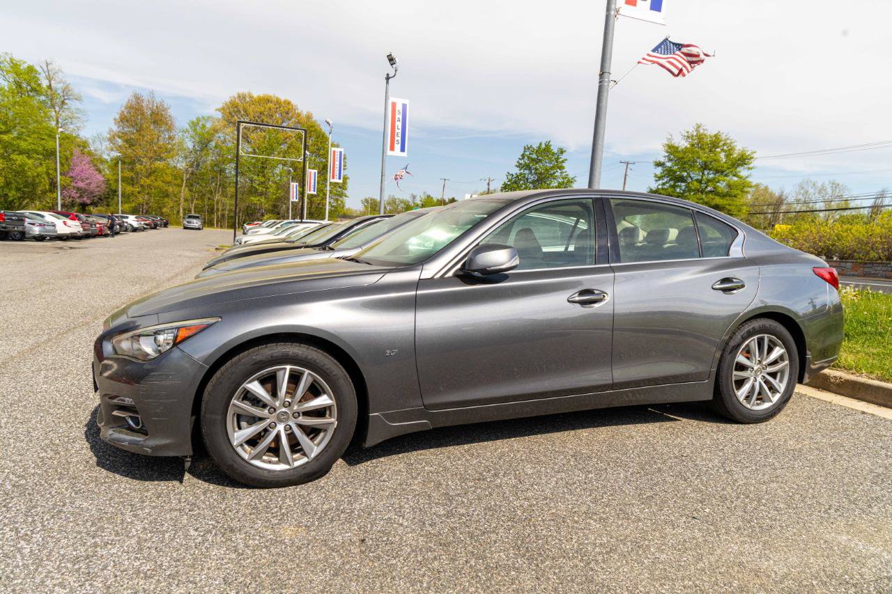 Used 2015 INFINITI Q50 Premium w/ Navigation Package AWD/4WD image 3