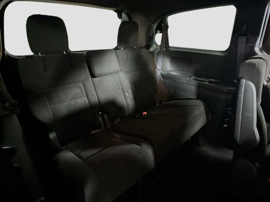 Used 2017 Dodge Grand Caravan SE image 24