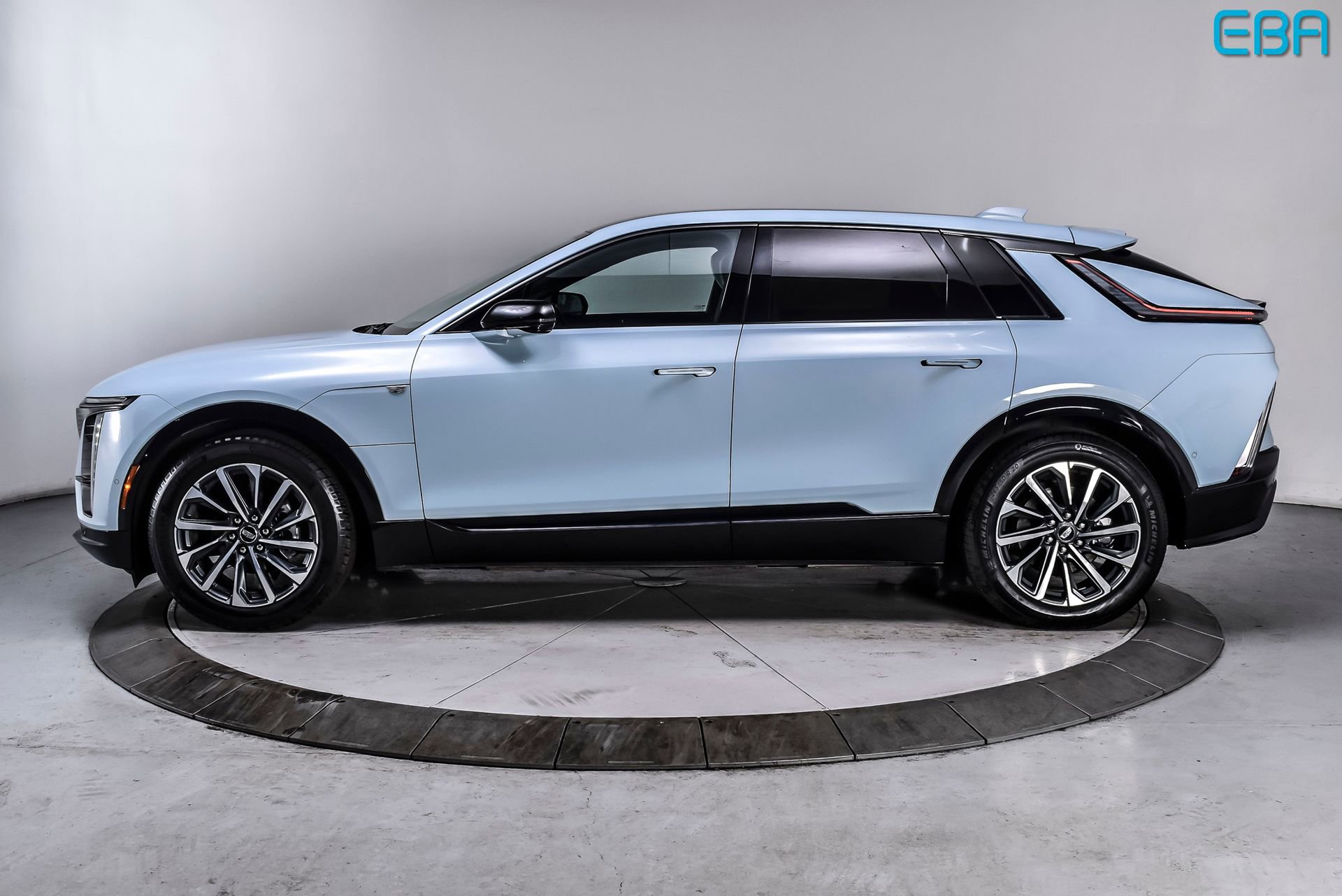 Used 2024 Cadillac Lyriq Sport image 3