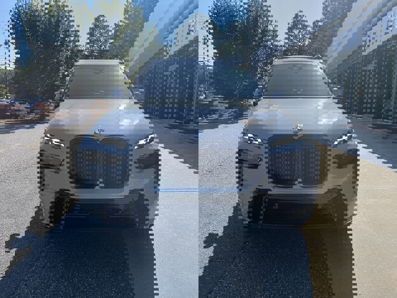 New 2026 BMW X7 xDrive40i w/ Executive Package image 3