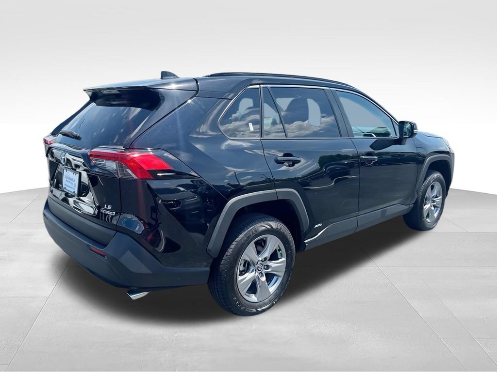 Used 2024 Toyota RAV4 LE AWD/4WD image 8