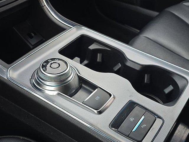 Used 2022 Ford Edge Titanium w/ Equipment Group 301A AWD/4WD image 32