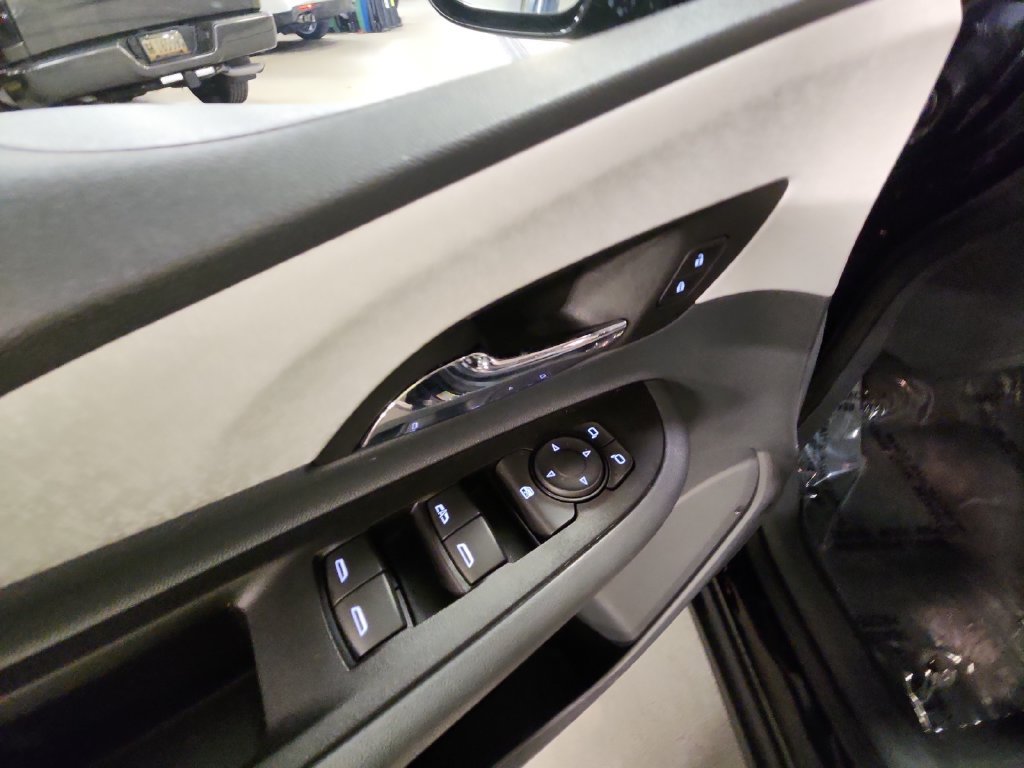 Used 2017 Chevrolet Bolt LT FWD image 36