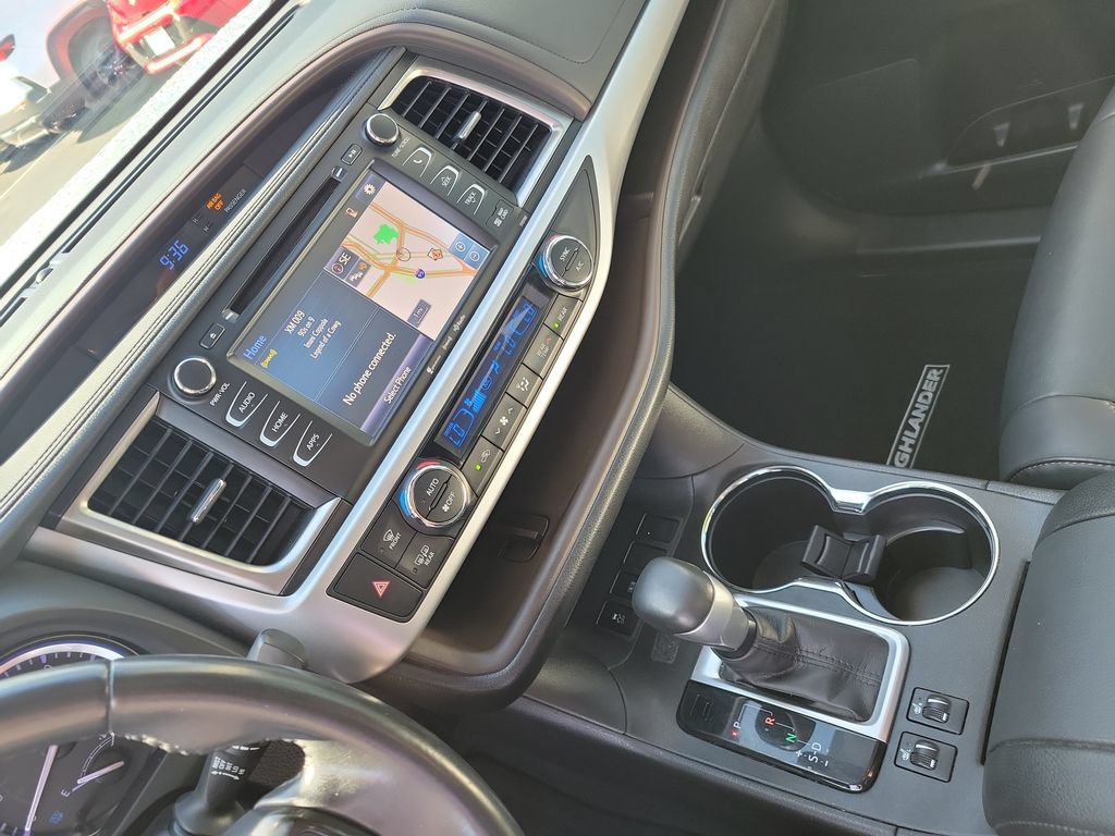 Used 2019 Toyota Highlander XLE FWD image 39