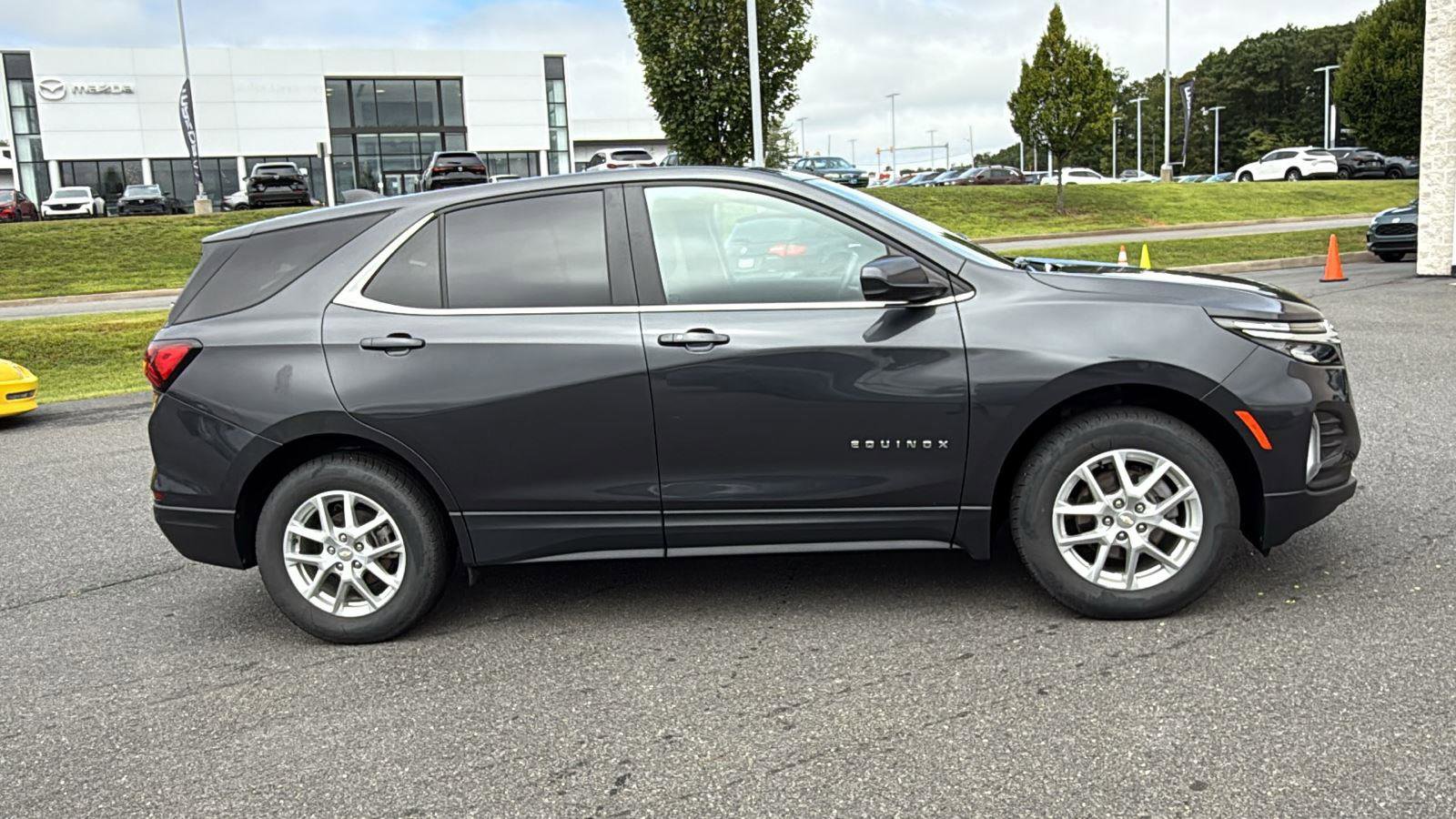 Used 2022 Chevrolet Equinox LT image 3