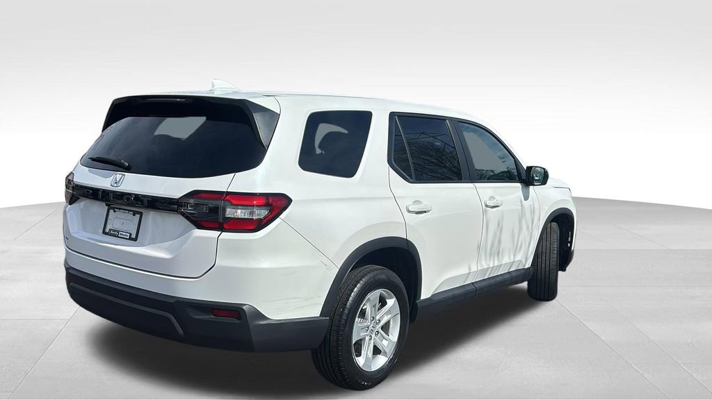 Used 2023 Honda Pilot LX image 7