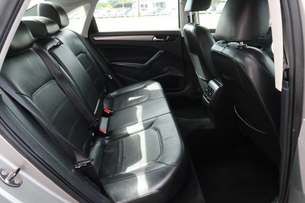 Used 2014 Volkswagen Passat 2.5 SE FWD image 8