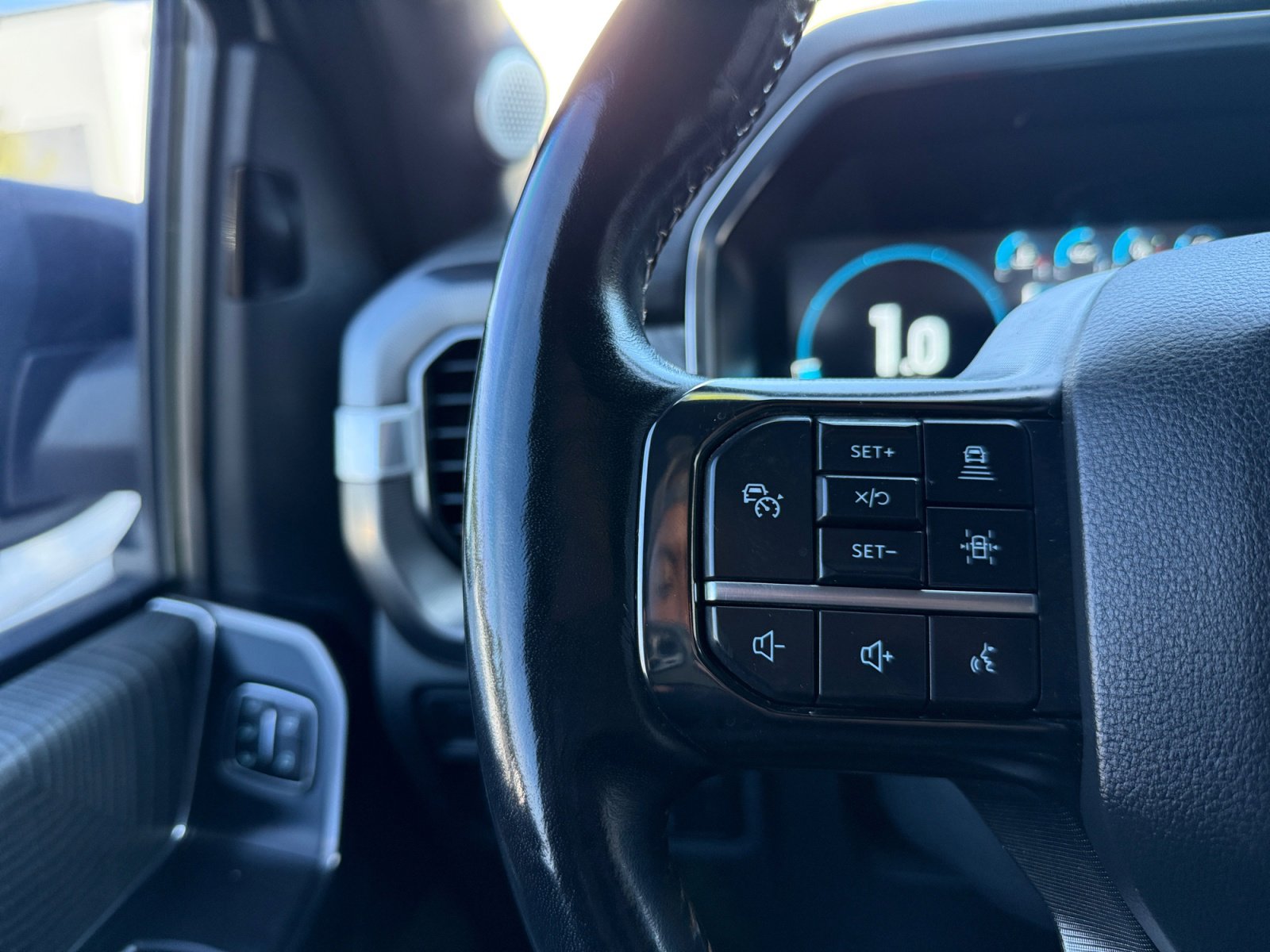 Used 2022 Ford F150 Platinum w/ Equipment Group 701A High AWD/4WD image 18