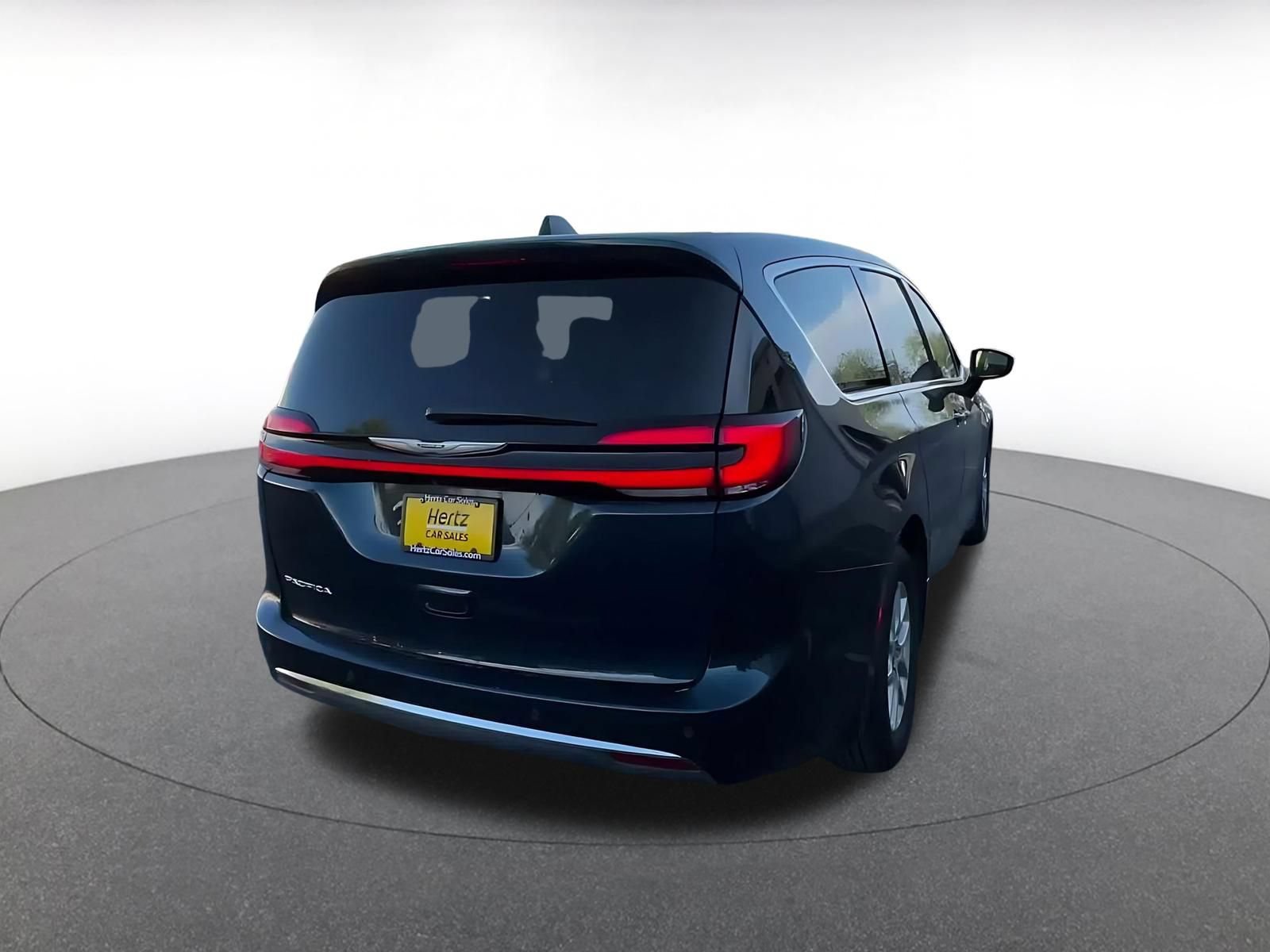 Used 2025 Chrysler Pacifica Select FWD image 13