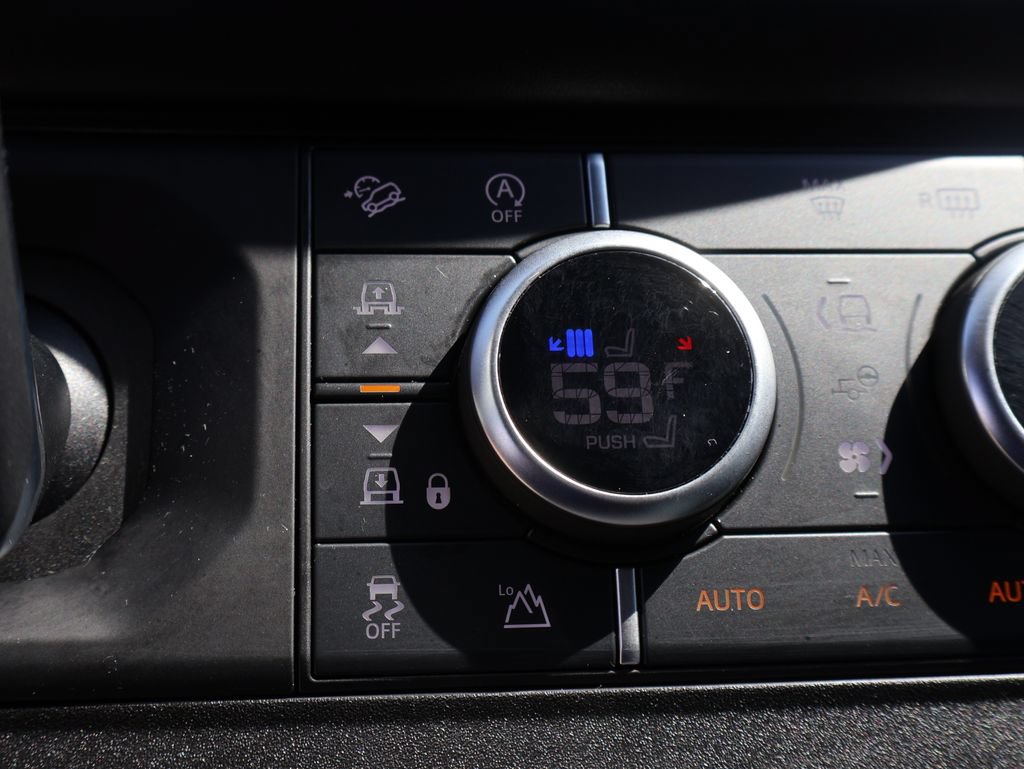 Used 2023 Land Rover Defender 110 X AWD/4WD image 31