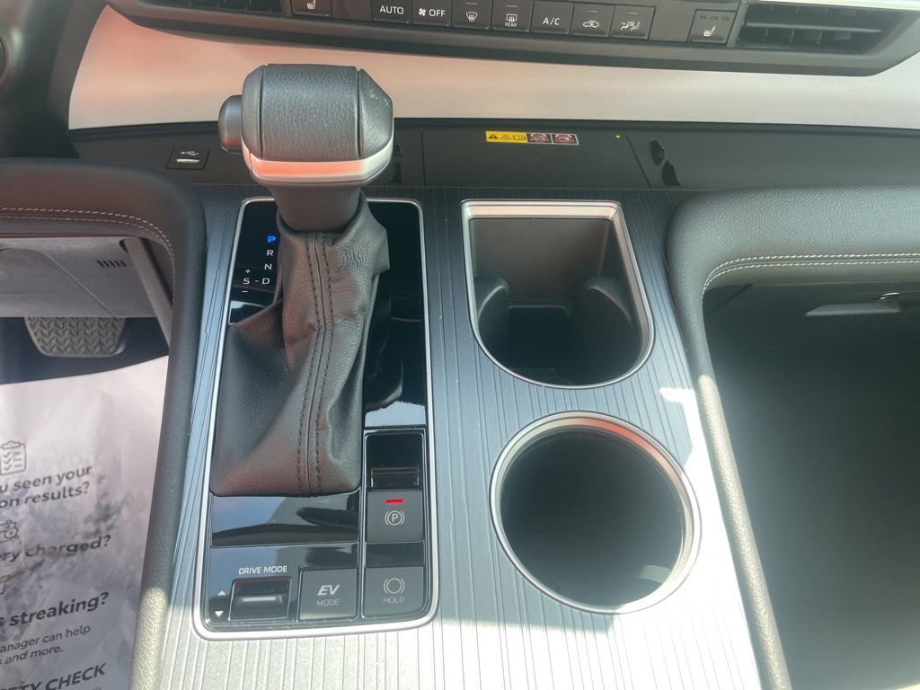 Used 2025 Toyota Sienna XLE image 21