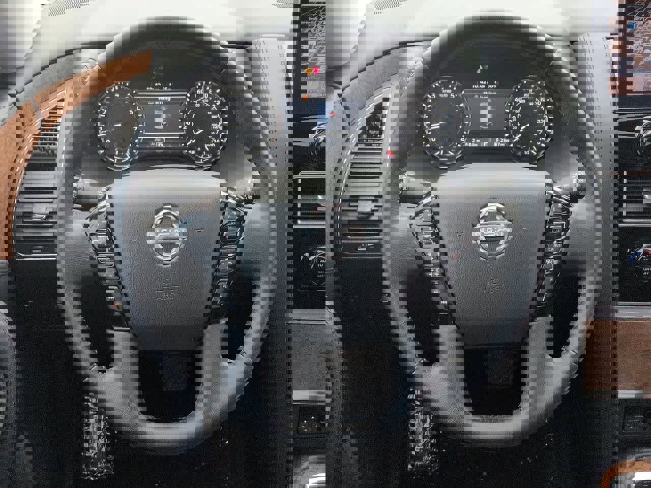 Used 2022 Nissan Armada SL w/ Captain's Chairs Package image 23
