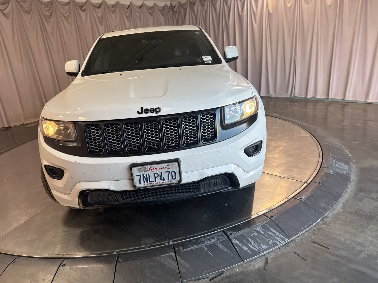 Used 2015 Jeep Grand Cherokee Altitude RWD image 2