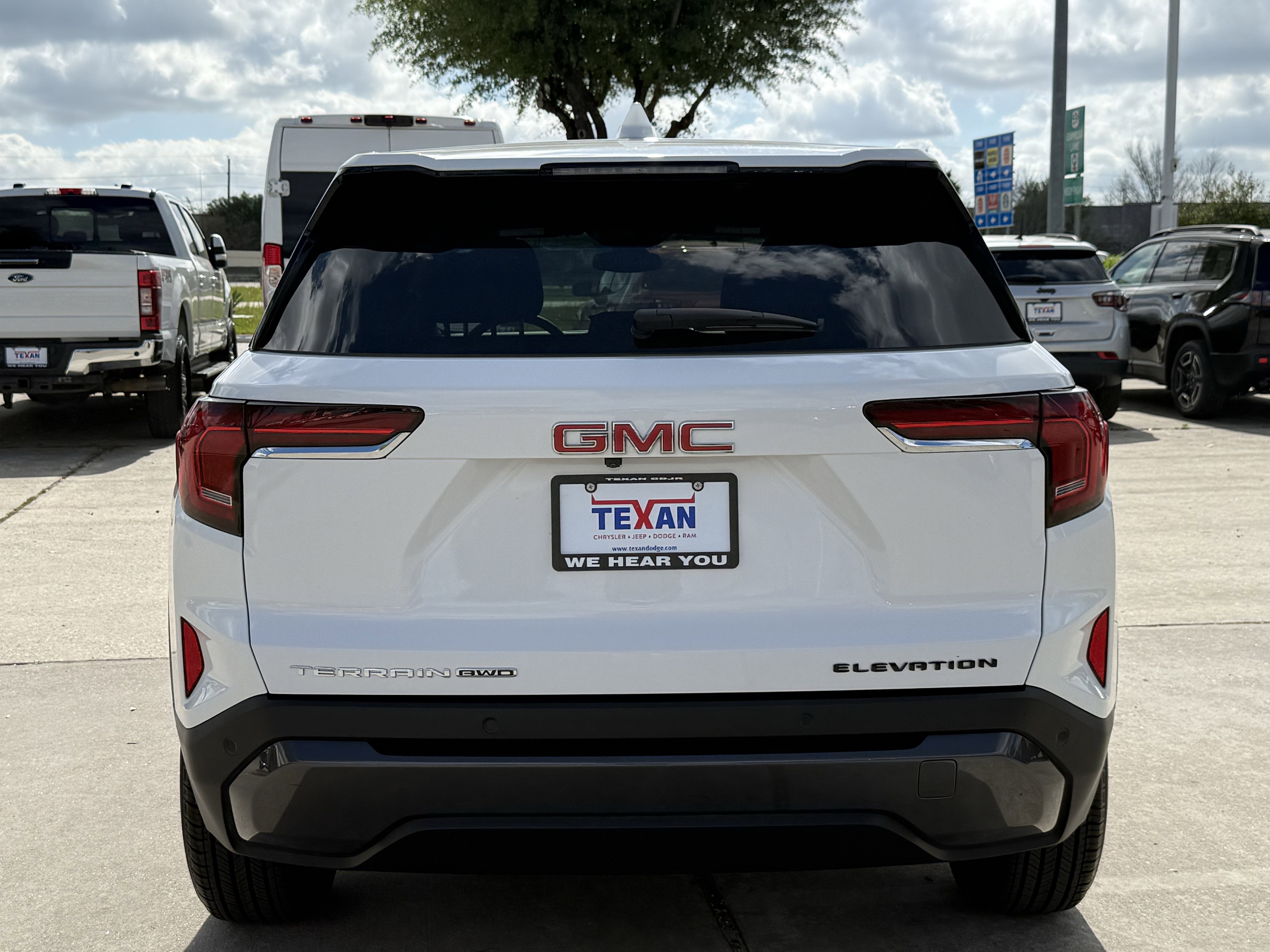 Used 2026 GMC Terrain Elevation image 6