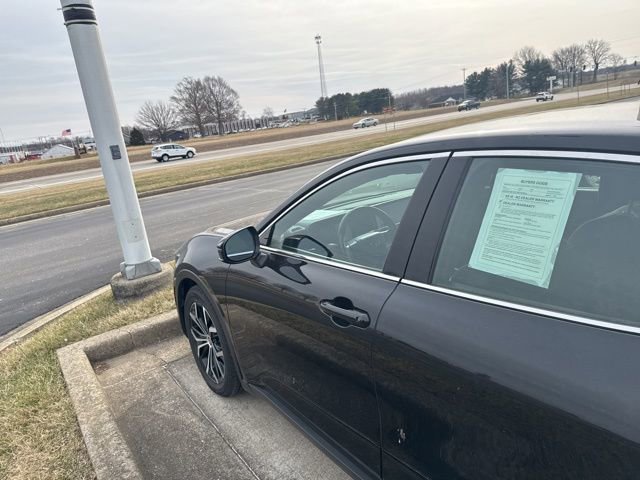 Used 2024 Toyota Crown XLE image 31