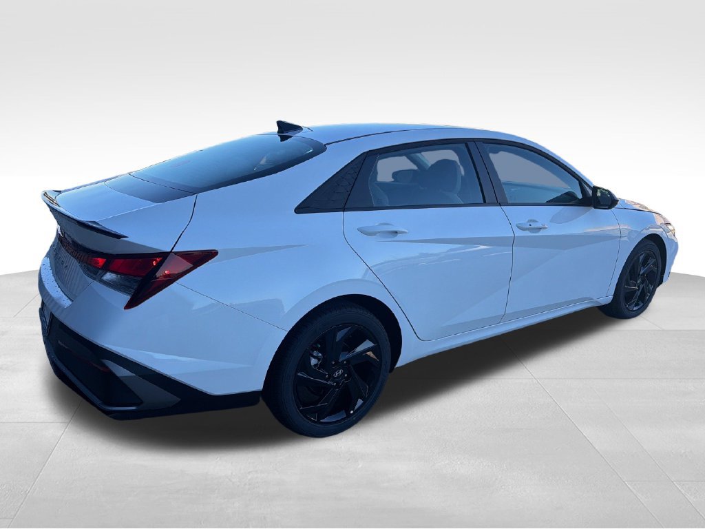 New 2026 Hyundai Elantra SEL Sport FWD image 7