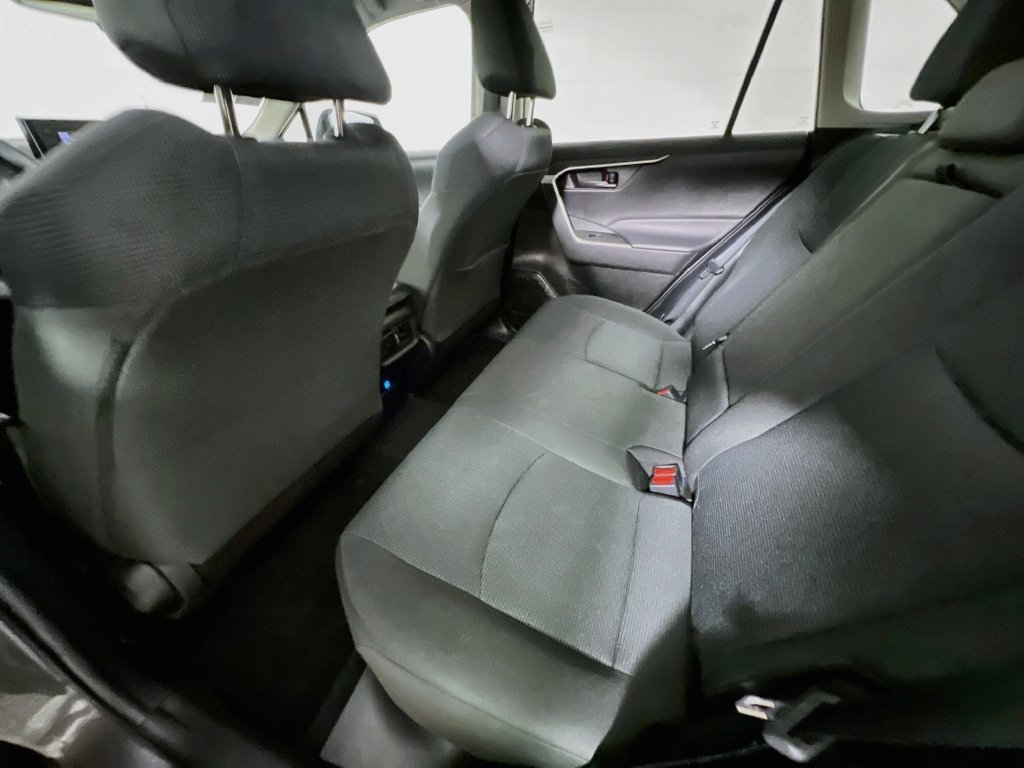 Used 2022 Toyota RAV4 LE FWD image 25