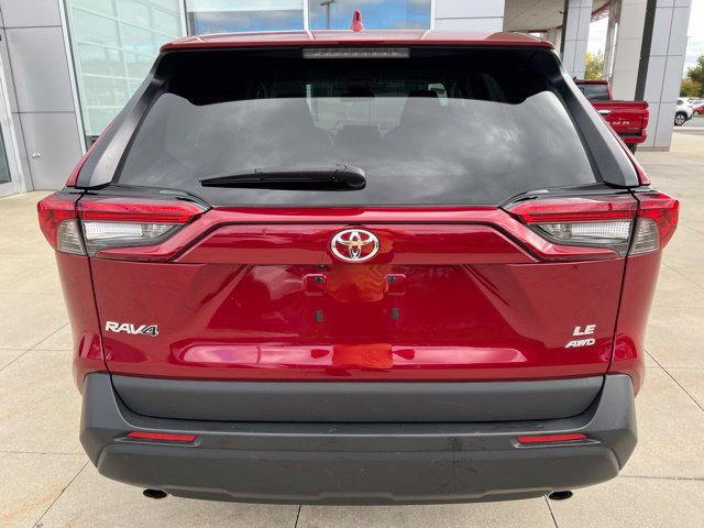 Used 2024 Toyota RAV4 LE AWD/4WD image 7