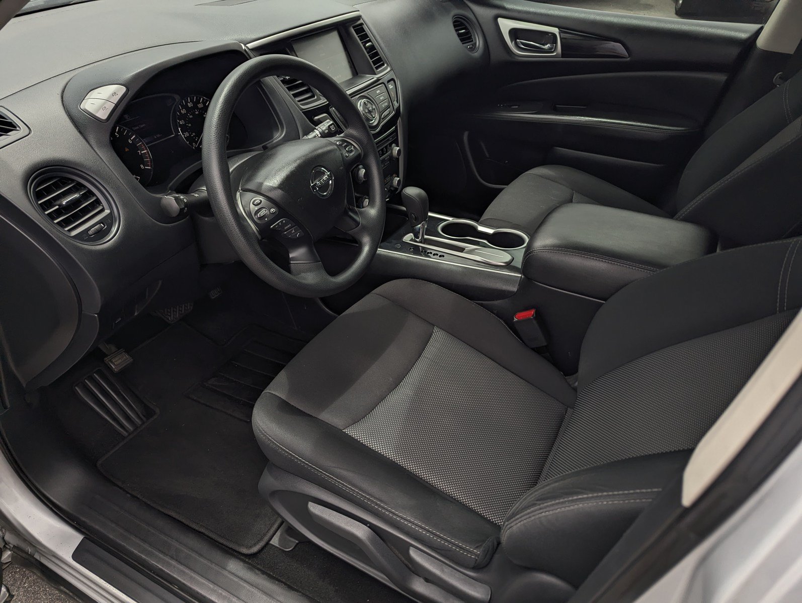 Used 2020 Nissan Pathfinder S FWD image 10
