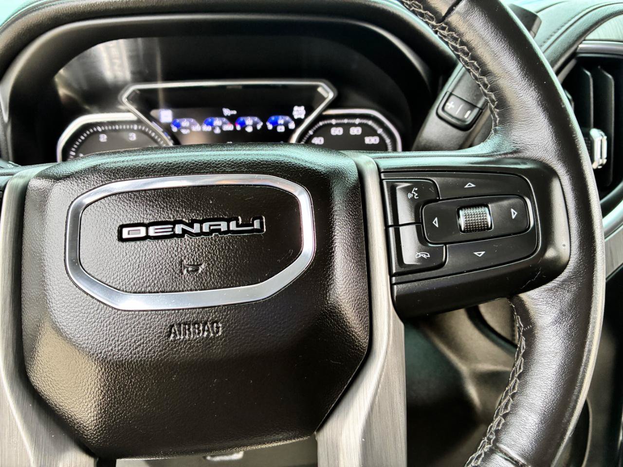 Used 2023 GMC Sierra 2500 Denali w/ Denali Ultimate Package AWD/4WD image 27