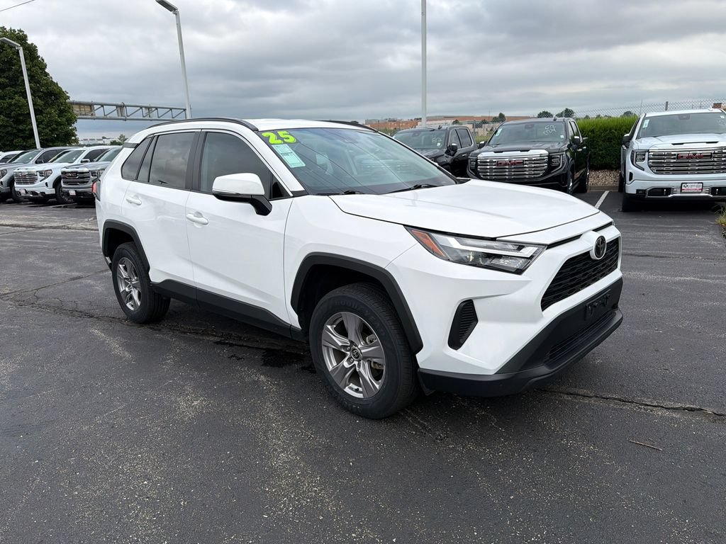 Used 2025 Toyota RAV4 XLE FWD image 3