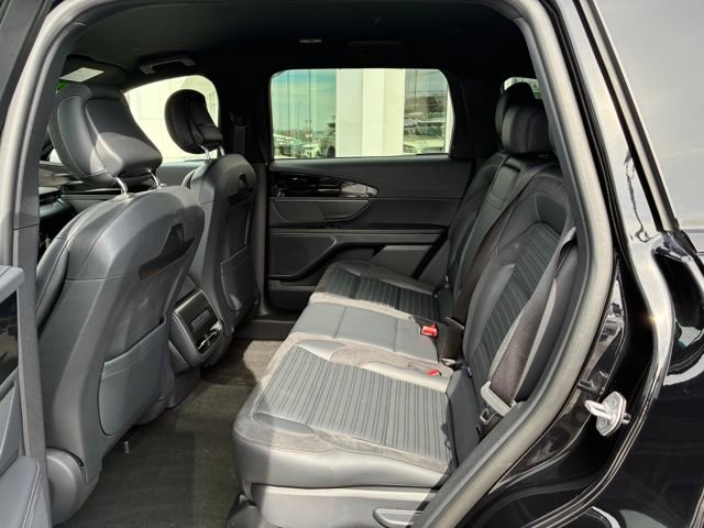 Used 2024 Lincoln Nautilus Reserve w/ Jet Appearance Package (87T) image 18