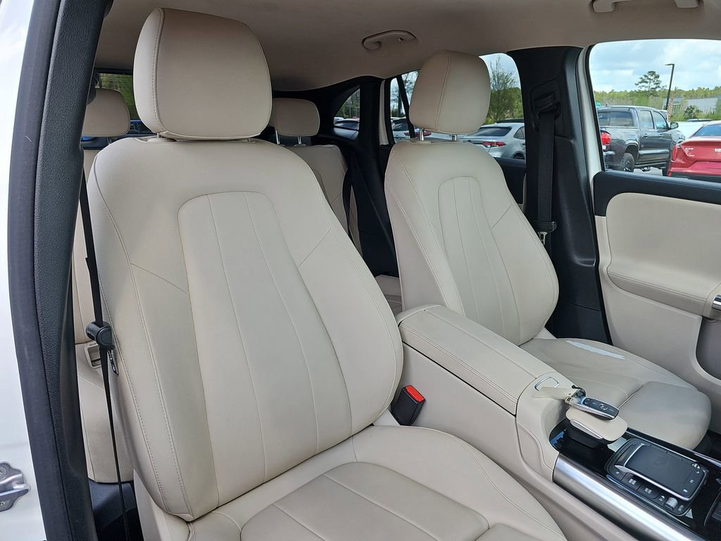 Used 2021 Mercedes-Benz GLA 250 w/ Premium Package image 13