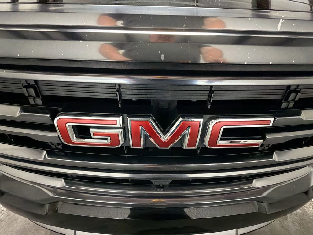 Used 2022 GMC Acadia AT4 w/ Technology Package image 32