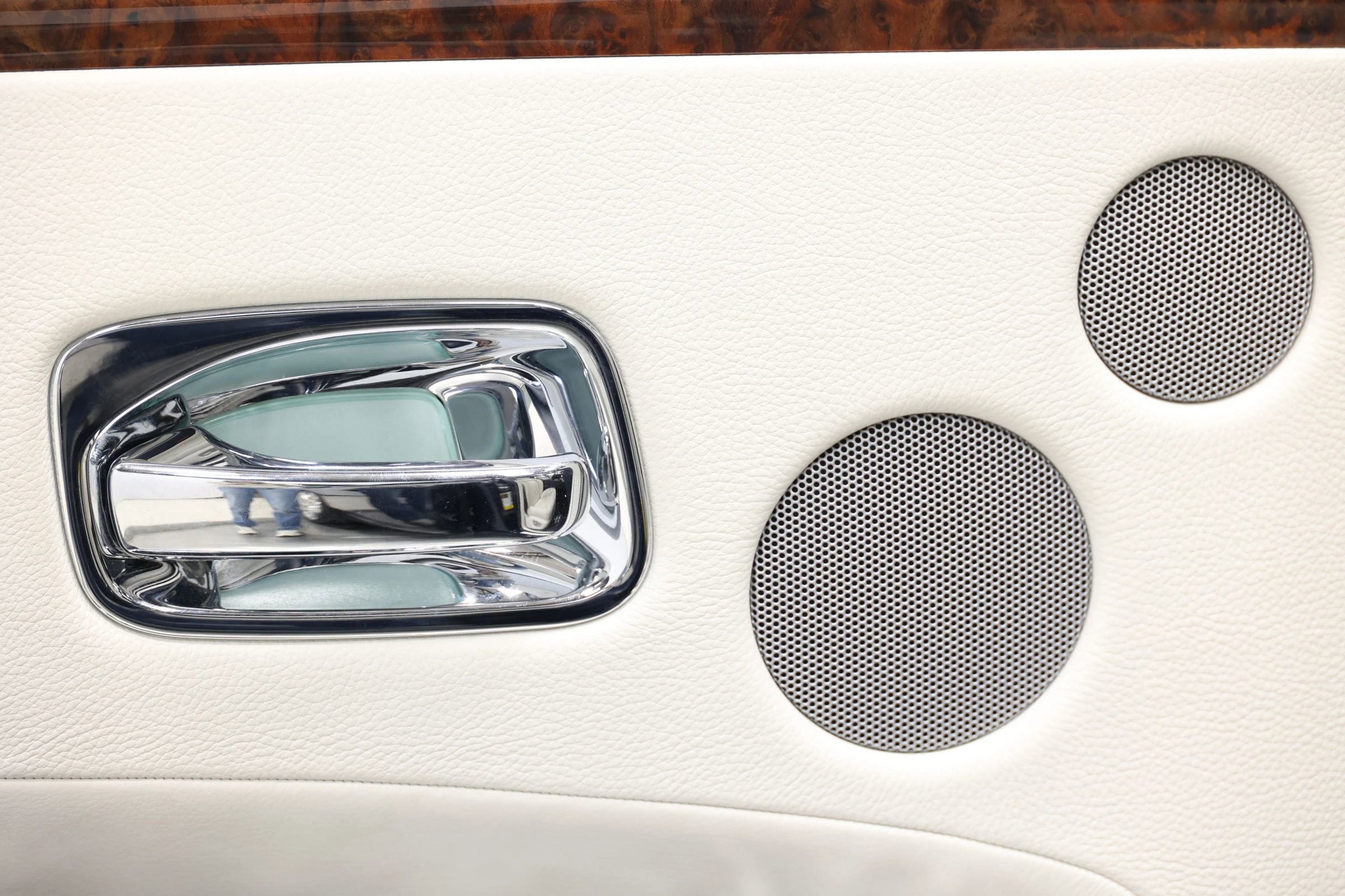 Used 2015 Rolls-Royce Ghost image 14