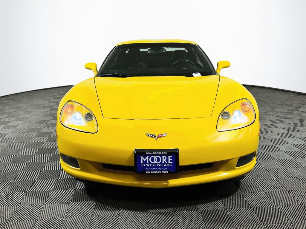 Used 2013 Chevrolet Corvette Coupe RWD image 2