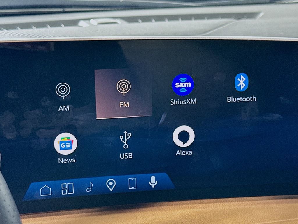 Used 2025 Cadillac XT4 Sport image 29