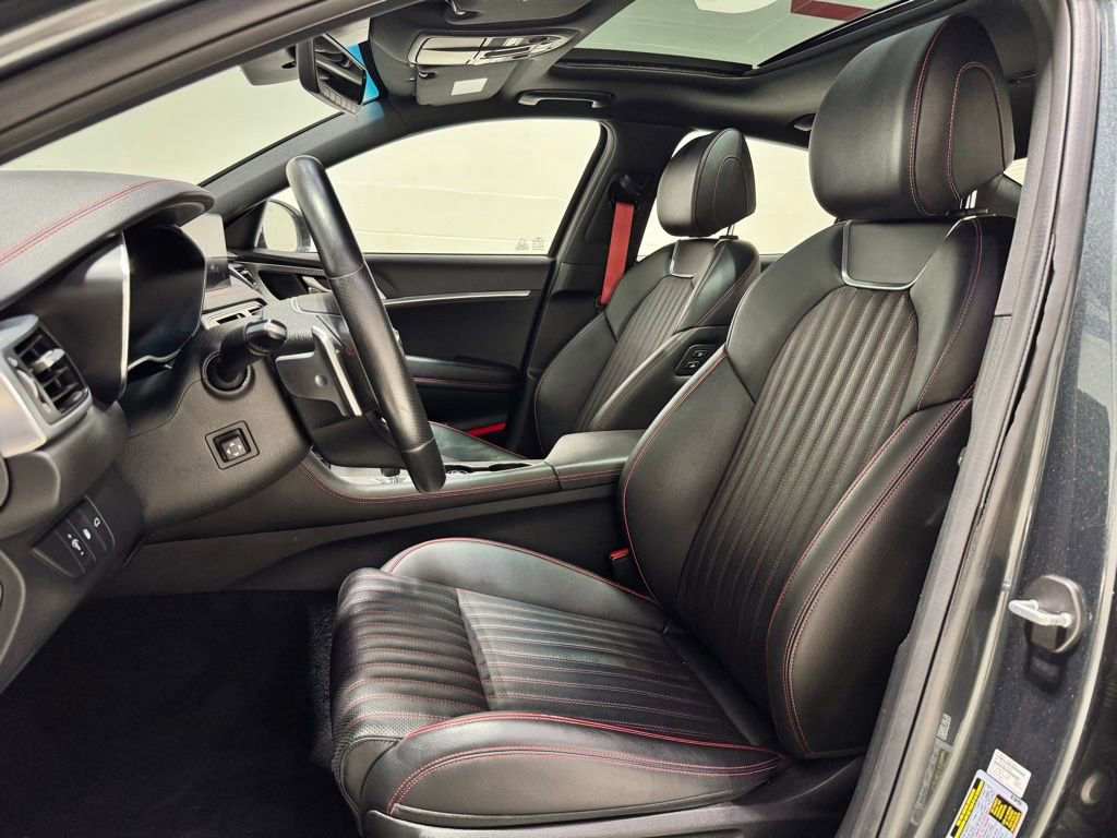 Used 2023 Genesis G70 2.0T w/ Sport Prestige Package image 10