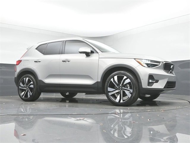 Used 2023 Volvo XC40 B5 Plus w/ Driver Assist Package image 36
