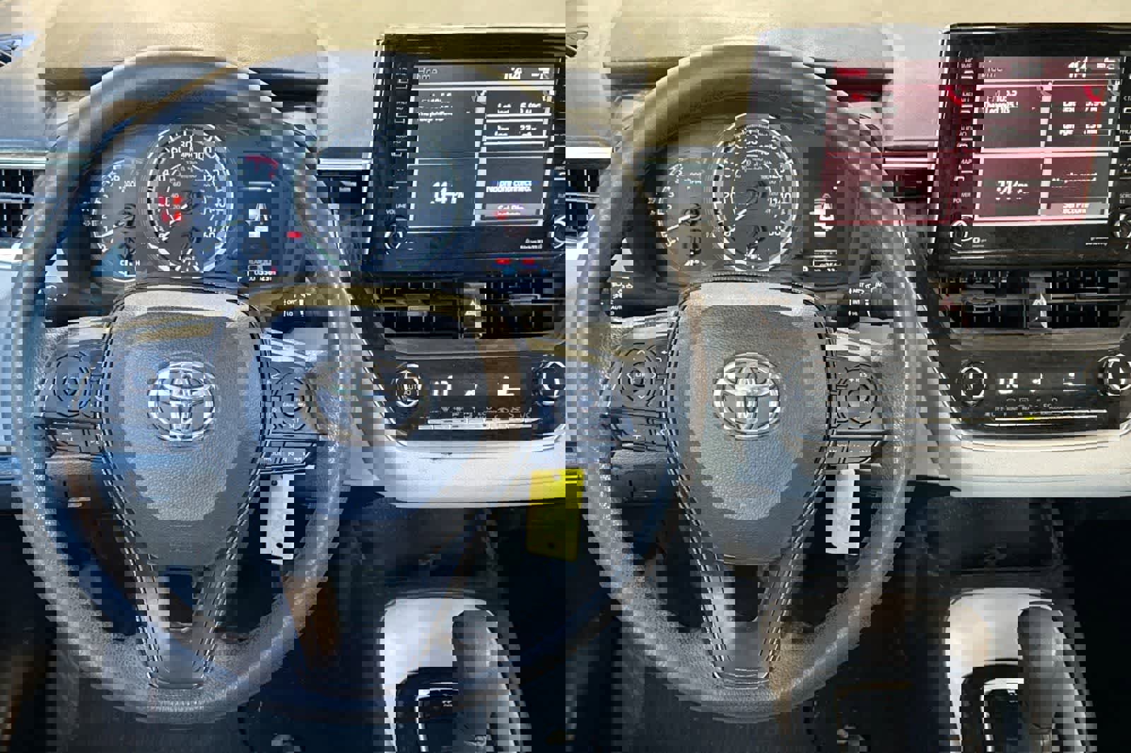 Used 2021 Toyota Corolla LE w/ Body Protection Package (TMS) image 16