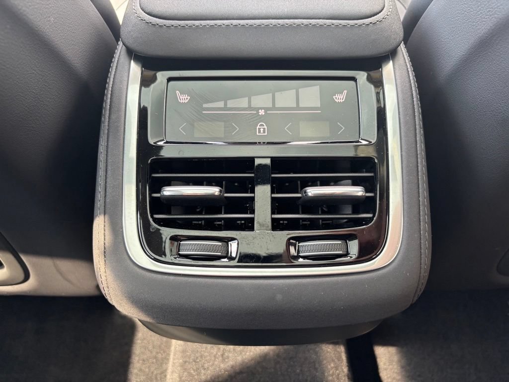 Certified 2026 Volvo XC90 B6 Core w/ Protection Package Premier AWD/4WD image 23