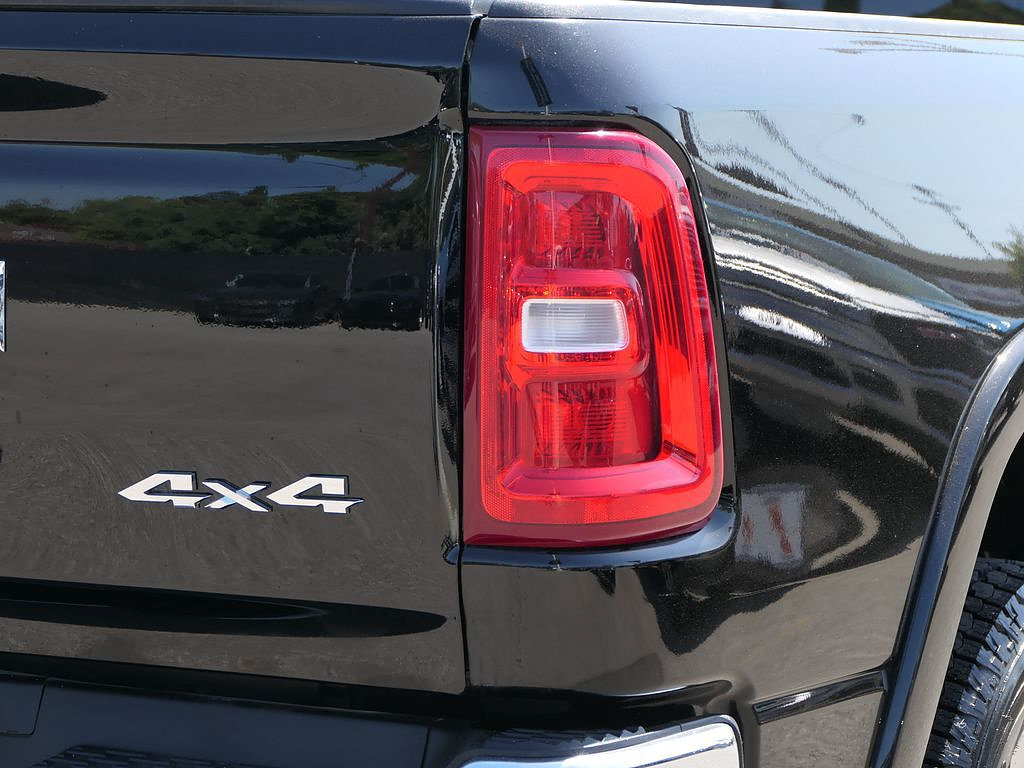 Used 2025 RAM 1500 Big Horn AWD/4WD image 4