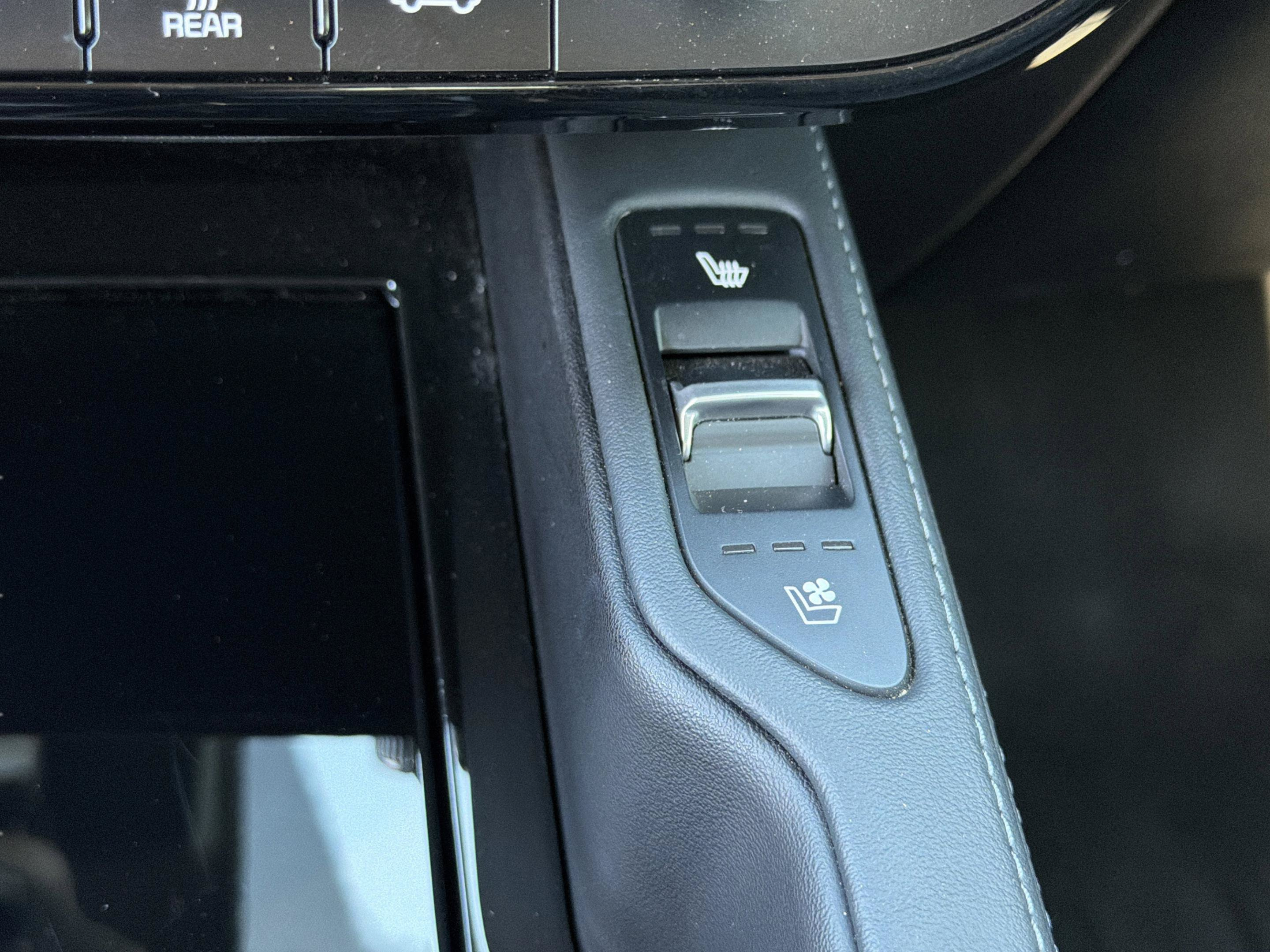 Certified 2024 Kia Telluride SX Prestige AWD/4WD image 29