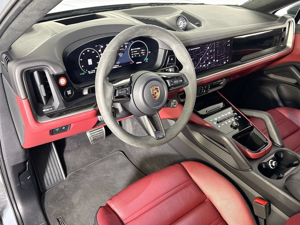 Certified 2024 Porsche Cayenne S AWD/4WD image 4