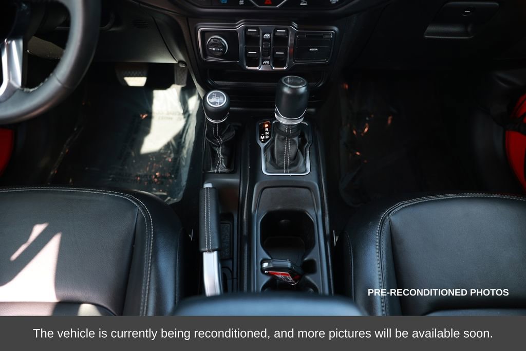 Used 2023 Jeep Wrangler Unlimited Sahara image 33
