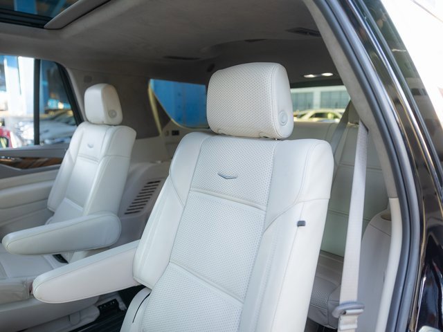 Used 2024 Cadillac Escalade Sport Platinum w/ Heavy-Duty Trailer Package image 23