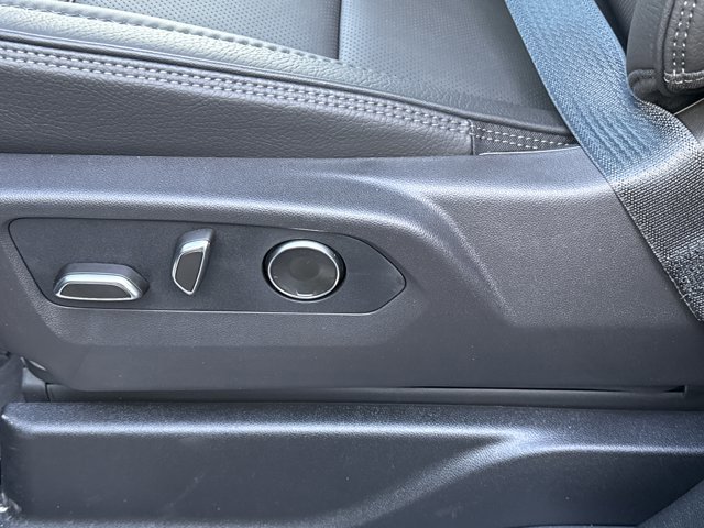 New 2026 GMC Yukon XL Denali w/ Denali Reserve Package image 19