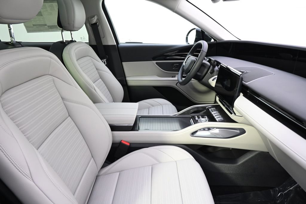 New 2026 Lincoln Nautilus Reserve w/ Jet Appearance Package image 16