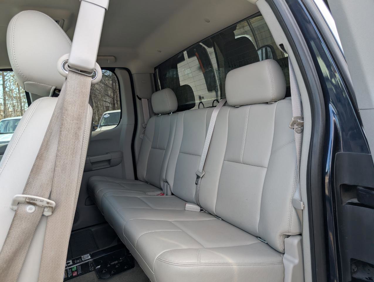 Used 2010 GMC Sierra 3500 SLT image 15